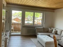 Sonniges Apartment im Zentrum mit Bergblick