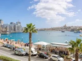 Stunning view, Sliema Seafront, 2bedroom apt