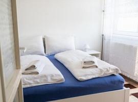 Balaton Apartment close to the beach, hotel v destinaci Balatonkenese