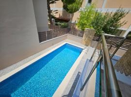 Agora Luxury Villa II, hotel in Loutraki