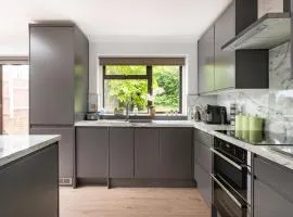 Charming Retreat Near Grange Hill Central Line