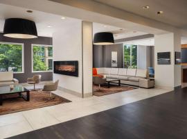 Embassy Suites by Hilton Washington DC Chevy Chase Pavilion, hotel s jacuzzi ve Washingtonu