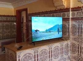 Grand Appt près de la mer, hotel in Hajreien