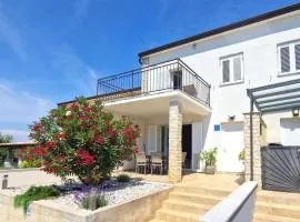 Beautiful Villa Piccolo Paradiso in Novigrad