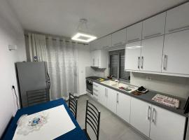 Deluxe, hotel em Përmet