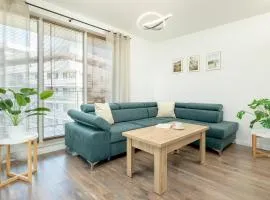 Duży Apartament z Parkingiem i Balkonem w Kołobrzegu by Noclegi Renters