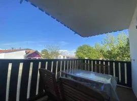 Appartement cosy à Saint-Georges-d'Oléron, 4 couchages, proche mer et commerces, avec balcon et parking - FR-1-246A-295