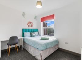 Silver Stag Properties, Large 5 Bedroom property with 5 Bathrooms, hotel in Woodville