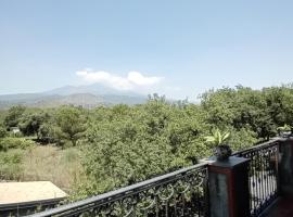 Casa Roverelle，位于Aci SantʼAntonio的酒店