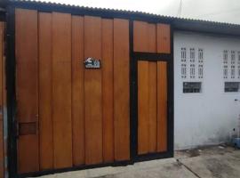 B&B Guest House, ξενοδοχείο σε Genteng-kulon