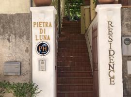 Pietra di Luna residence, hotel v destinaci Maiori