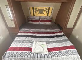 Rooms in Modern RV Trailer Home, glamping site in Los Angeles