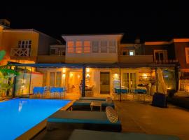 Kybele Suites Alaçatı, hotel v destinaci Alaçatı