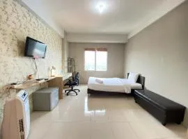 Simply Executive Studio at Pinewood Apartment By Travelio