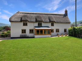 Splatt Barn Porlock, hotel in Porlock