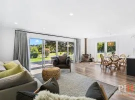 Smith Beach Family House Sleep 6