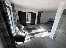 The Orchard Suite, ξενοδοχείο σε Dalserf