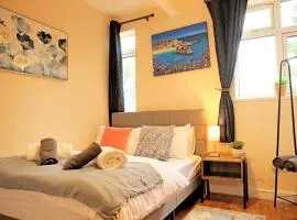 Ensuite Near Luton Station