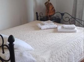 House in Kathikas Village Square, hotel in Kathikas