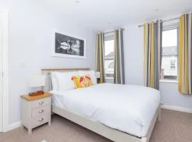 MODERN 2 BeD APARTMENT