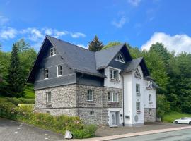 Villa die Sonne Apartments mit großem Garten, hotel a Schwalefeld