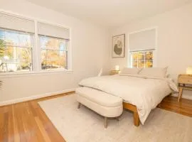Cozy 4 BD Retreat w Free Parking