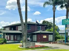 Teal Motor Lodge