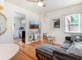 Vintage Tiny House CUTE 1BDRM Big Appeal