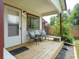 Vintage Tiny House CUTE 1BDRM Big Appeal, hotel v destinaci Colorado Springs