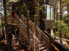 Black Spruce - Orange Door, acomoda&ccedil;&atilde;o com cozinha em Whitehorse