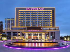 Crowne Plaza Lanzhou New Area by IHG, hotel dengan parking di Lanzhou