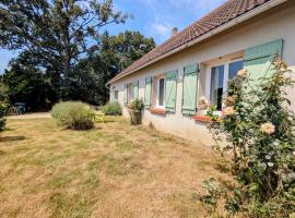 Maison plain-pied à la campagne avec jardin privatif, barbecue, proche Parc de la Brenne et Châteauroux - FR-1-591-599, Hotel in Arthon