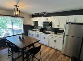 Deluxe Double Suite - Lake Front