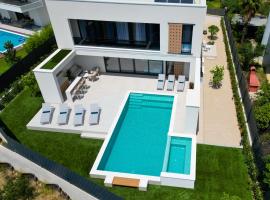 Villa Nikandra - A designer's dream -, hotel in Žrnovnica