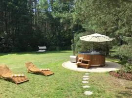 Deluxe Holiday Zdrojowa -Willa typu Alpejskiego w Borach Tucholskich-Całoroczna Balia z jacuzzi-POSIADŁOŚĆ NA WYŁĄCZNOŚĆ -Duża Wiata grillowa