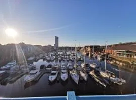 Abernethy Quay - Swansea Marina