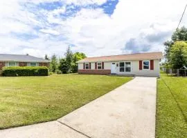 Charming 3BR Home with Free Parking & Game Room