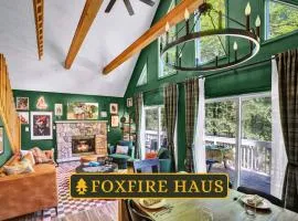 New Foxfire Haus - Modern - Hot tub Pet-friendly