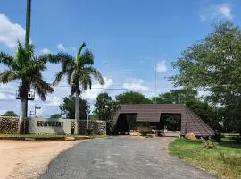 Ekuthuleni River Front Chalets Hoedspruit