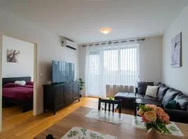 Flexible SelfCheckIns 93 - Zagreb - Garage - Balcony - Bedroom
