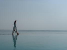 Naama Beach Villas & Spa, hotel s jacuzzi v destinaci Al Aqah