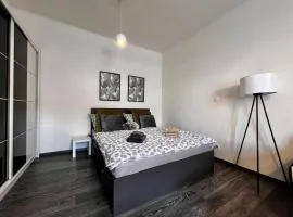 AC Urban Apartment 5 min to Station