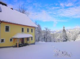 Apartments Čumar, Hotel in Cerkno