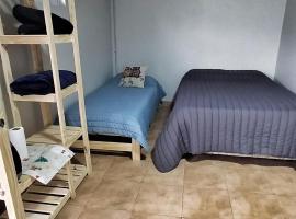 Saenz Pe&ntilde;a x 4, hotel con estacionamiento en Venado Tuerto