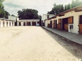 L'étrier de l'Isle - Maison au milieu des chevaux