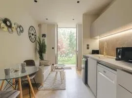 Joli duplex avec jardin, 2 personnes, Écully