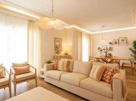 Luxuosa Villa com Piscina, Garagem e Vista Mar, hotel in Tavira