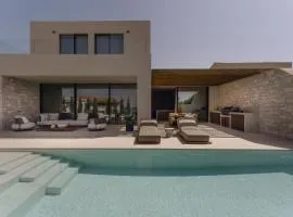 Valerozo Villas - Exclusive Beachside Experience