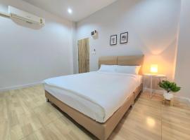 โรมแรมชวนชม Chuanchom Hotel, hotel in Maha Sarakham