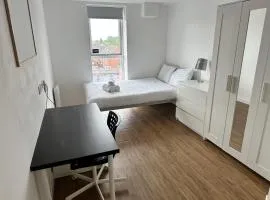Cosy Budget En-suites, Optional Kitchen, Liverpool
